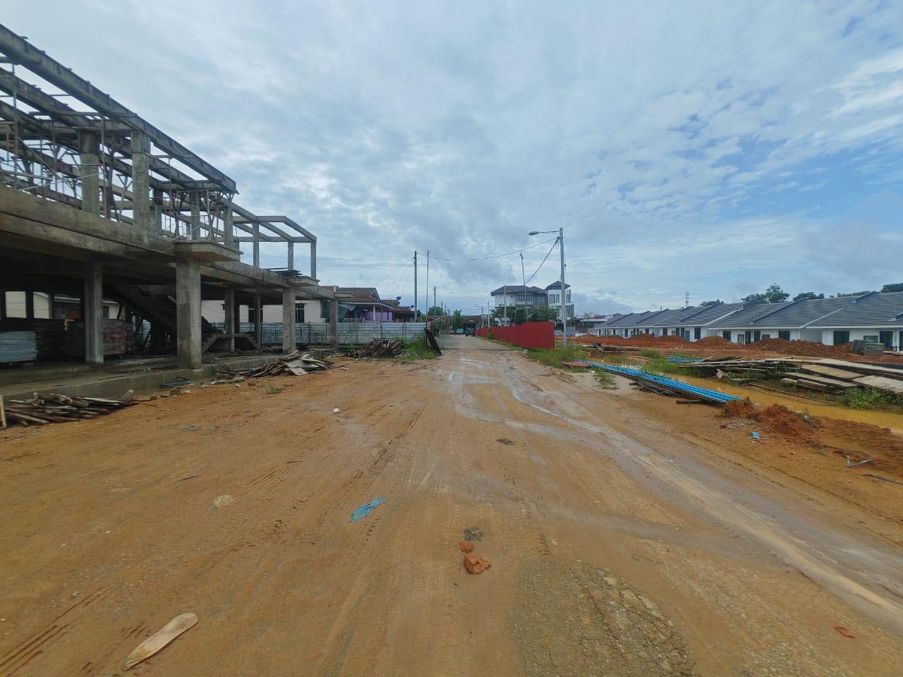 Rumah Teres 2 Tingkat Bawah 300k di Taman Tapai Indah Marang