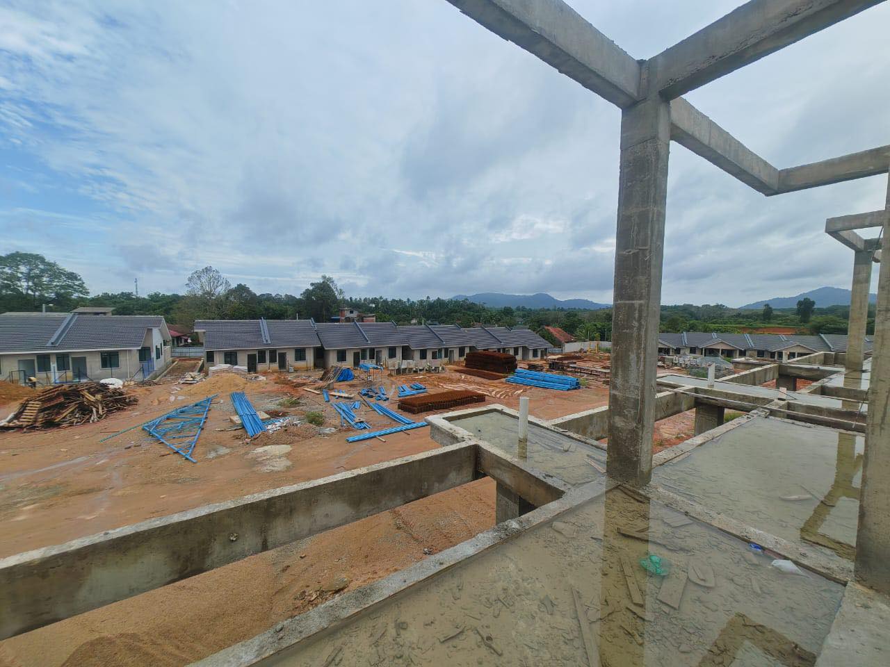 Rumah Teres 2 Tingkat Bawah 300k di Taman Tapai Indah Marang